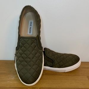 Steve Madden quilted green slide on loafers size 8.5B